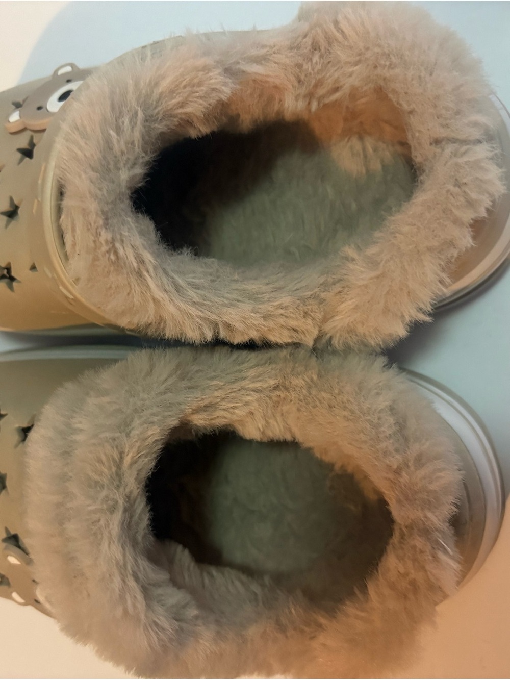 Stepping Stones Kids Clogs Fur Lined Tan Grey Star Cutouts Bear Charm Size 9C - Picture 6 of 11